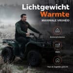 Lifestyle afbeelding van Magnetar verwarmd vest tijdens quad rijden, lichtgewicht softshell zonder mouwen voor buiten, werk en dagelijks gebruik.